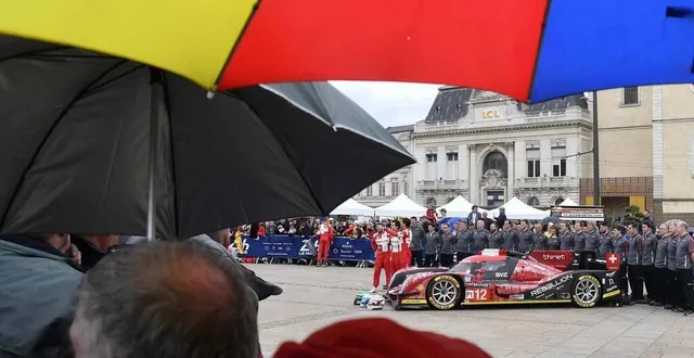 photo  la pluie pourrait s’inviter au pesage.  &copy;  archives le maine libre – herve petitbon 