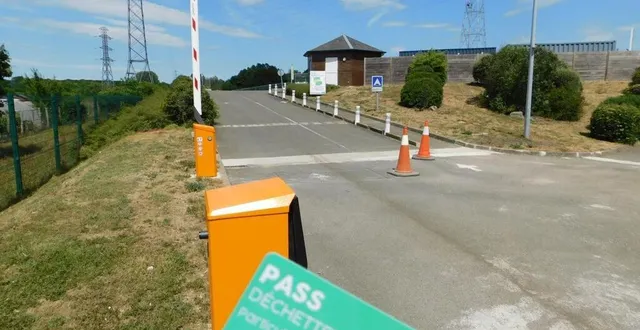 photo  les barrières viennent d’être installées sur le site de changé.  &copy;  ouest-france 