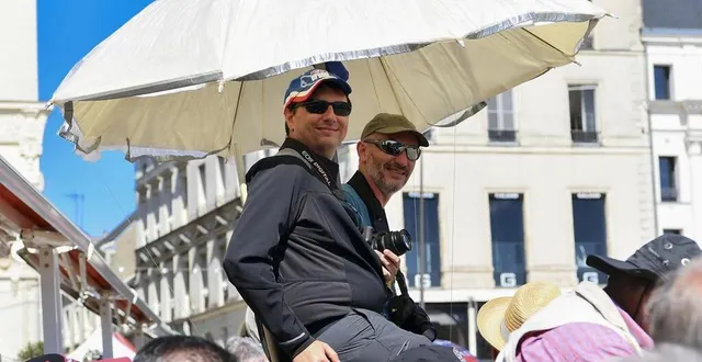 photo  le mans, vendredi 3 juin 2022. cyril et stéphane sont devenus amis sur le pesage qu’ils suivent depuis plus de 20 ans. cette année encore, ils étaient aux premières loges.  &copy;  le maine libre-yvon loue 