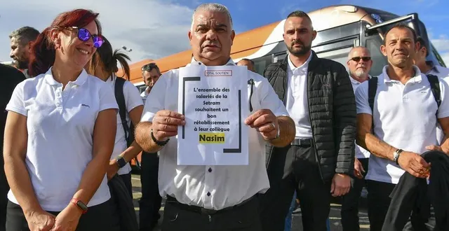 photo  une trentaine de salariés de la setram est venue afficher son soutien à nasim, conducteur de bus agressé en service mercredi 1er juin dans la journée au mans.  &copy;  le maine libre – yvon loué 