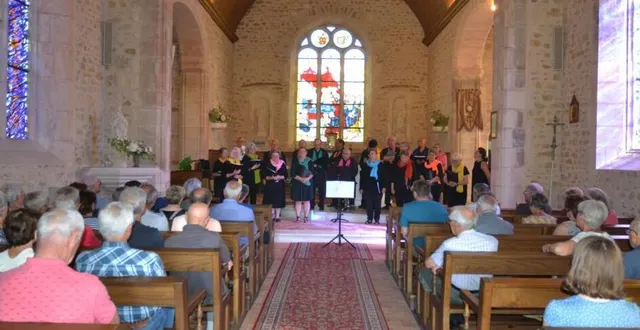 photo  la chorale « chœur en cœur » d’auvers-le-hamon a ravi l’auditoire.  &copy;  le maine libre 