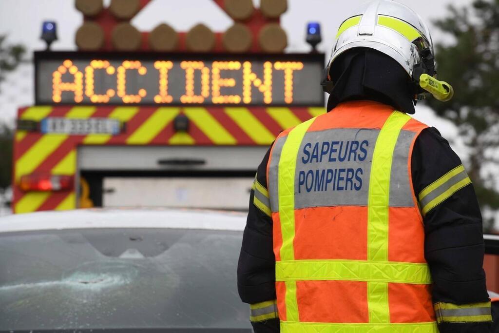 Sarthe. Accident Sur L’autoroute A11 : Des Cartons De Déménagement Sur ...