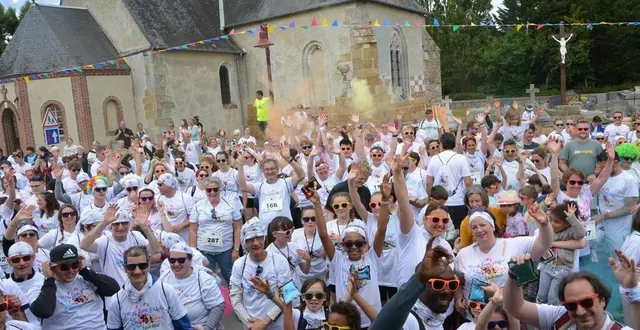 photo  plus de 500 participants dimanche, pour la deuxième édition de vitrai en couleurs.  &copy;  ouest-france 
