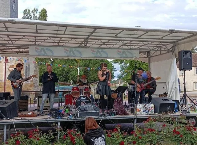 photo le groupe des tamalous a animé la soirée champêtre.  ©  ouest-france