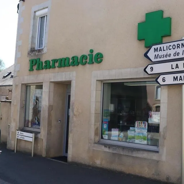 photo sans internet ni téléphone fixe, la pharmacie de villaines-sous-malicorne est particulièrement pénalisée.  ©  ouest-france