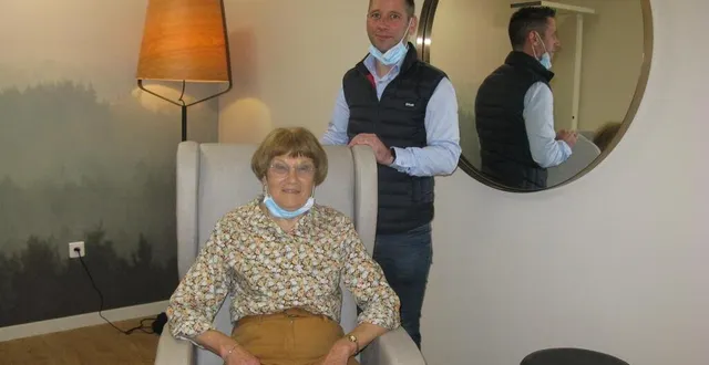 photo  avec guillaume heurtebize, le sophrologue simone a noué des vrais liens de confiance.  &copy;  ouest-france 