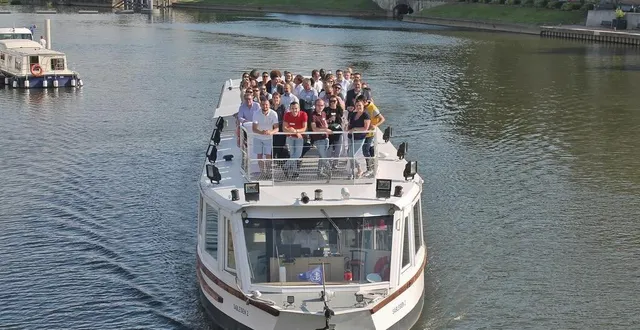 photo  des nouveaux acteurs du tissu économique sabolien ont été invités à bord du sablésien ii, jeudi 2 juin 2022.  &copy;  ouest-france 