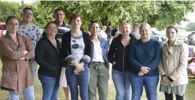 photo  les membres de l’ape ont organisé leur vide-greniers.  &copy;  le maine libre 