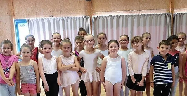 photo  le stress commence à monter pour les tout jeunes danseurs et danseuses.  &copy;  le maine libre 