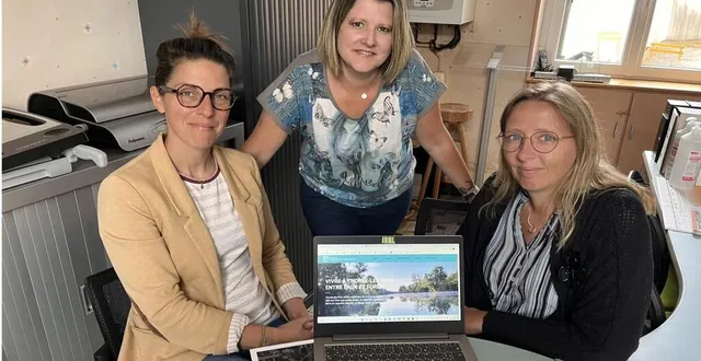 photo  amandine duguet, adjointe, aurélia piron, conseillère, et sophie legendre, secrétaire de mairie, ont mené le projet du nouveau site internet de la commune.  &copy;  ouest-france 