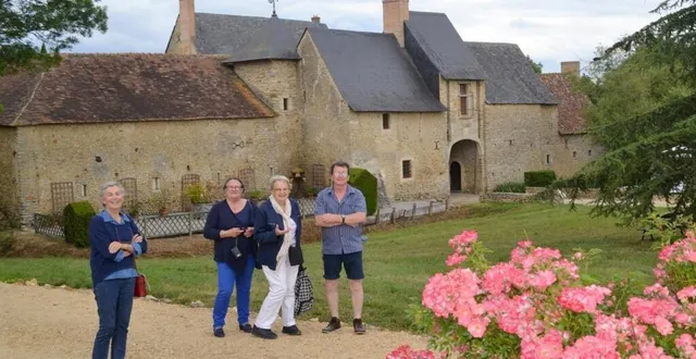 photo  célèbre pour ses massifs de roses anciennes, le manoir de sourches a enchanté les visiteurs durant le week-end de pentecôte.  &copy;  le maine libre 