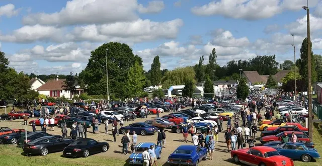 photo  treize marques différentes qui seront mises à l’honneur cette année 2022, au classic british welcome, à saint-saturnin.  &copy;  archives le maine libre 