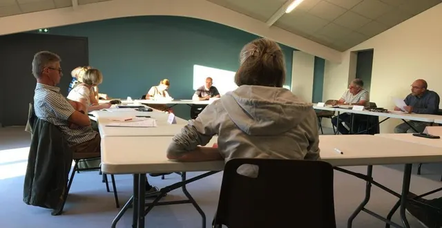 photo  les conseillers municipaux lors de la séance du 2 juin.  &copy;  ouest-france 