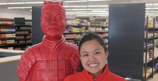 photo  sarah phone tiang, directrice du magasin « tia » qui ouvre à coulaines fin juin 2022.  &copy;  le maine libre 