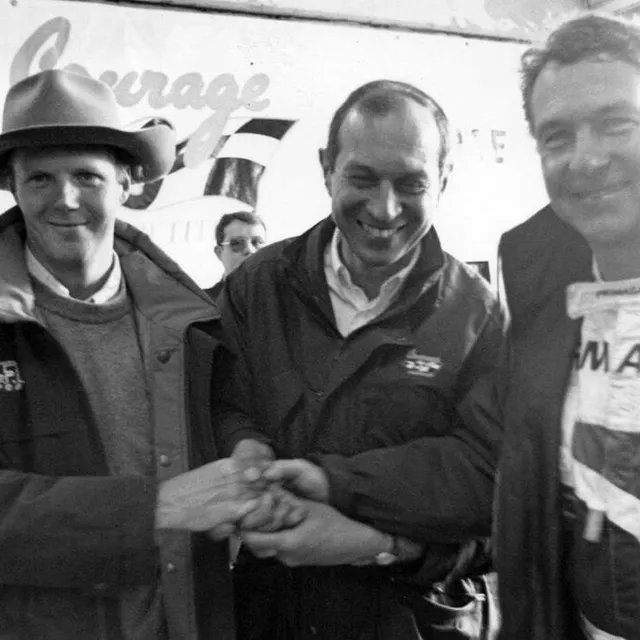 photo yves courage, au centre, en 1995, lors des essais préqualificatifs.  ©  archives ouest-france