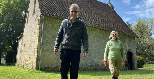 photo  la construction de cette chapelle des etrichets à saint-saturnin (dans la sarthe) « remonte au xiiie, voire au xiie », indique eric qui, avec son épouse roselyne, font tout pour la rendre plus vivante que jamais.  &copy;  ouest-france 