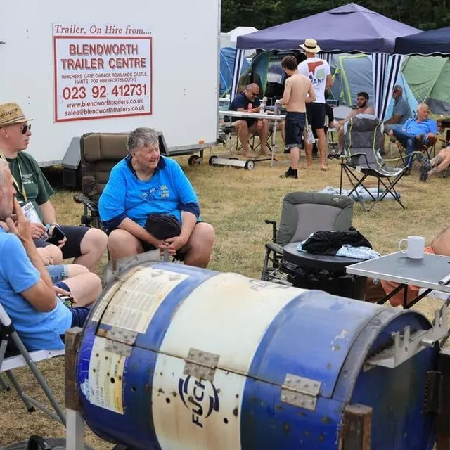 photo barbecue anglais dans un bidon d’huile recyclé…  ©  ouest-france