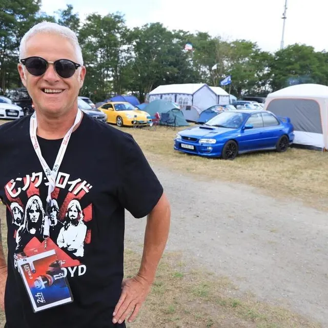 photo jérôme n’est ni anglais, ni hollandais… il vient de la suze. « mais c’est le spectacle partout sur ce camping. et ça parle toutes les langues, on a l’impression d’être à l’étranger… c’est dépaysant ! »  ©  ouest-france