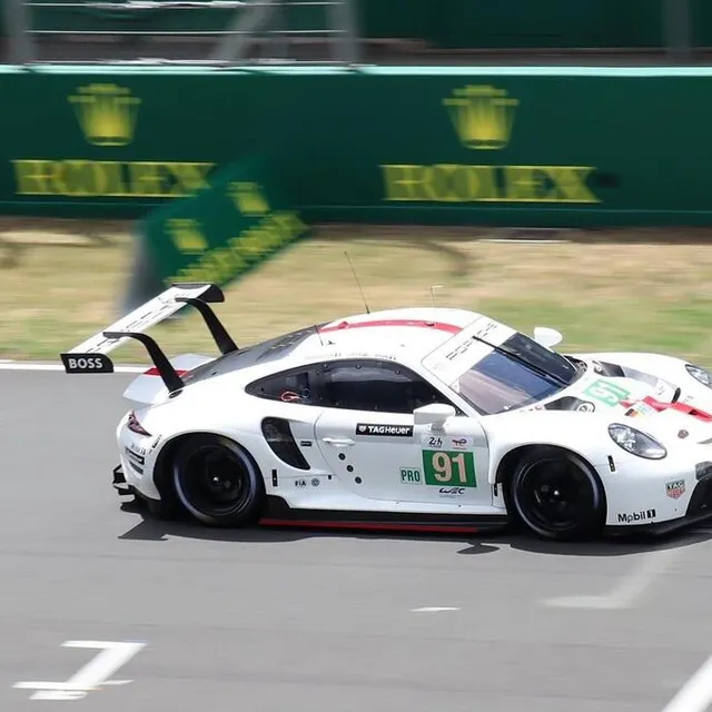 photo porsche dans son jardin au mans.  ©  ouest-france