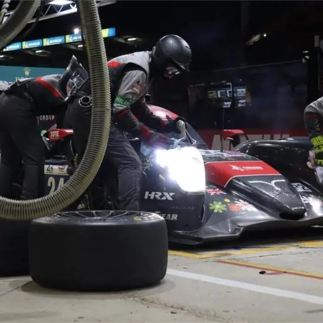 photo la nuit vient de tomber, tout peut se passer pendant la course.  ©  ouest-france