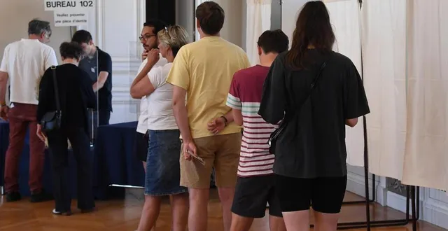 photo  lors du premier tour des législatives 2022 à angers.  &copy;  co - laurent combet 