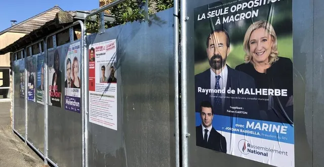 photo  les panneaux électoraux à avessé.  &copy;  ouest-france 