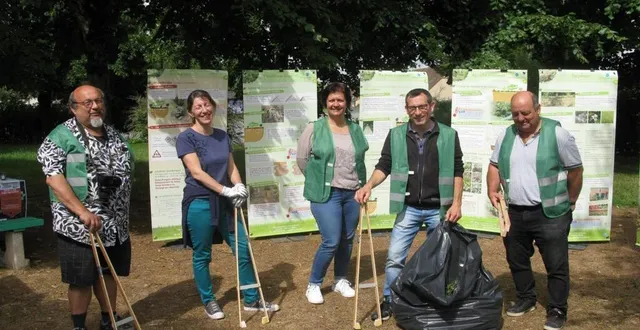 photo  opération ramarchage avec le cpie et les habitants et élus investis dans la commission déchets de la commune.  &copy;  ouest-france 
