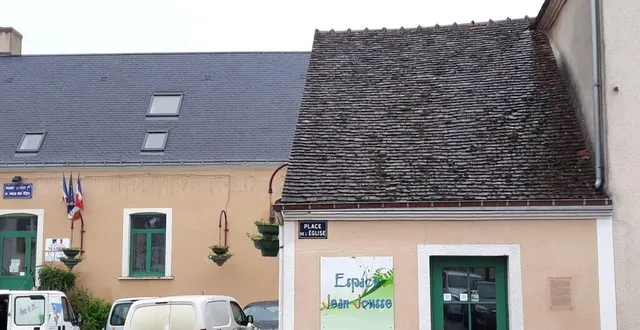 photo  le musée de la fondation jean-jousse, place de l’église de gréez-sur-roc, lieu d’accueil des visiteurs.  &copy;  le maine libre 