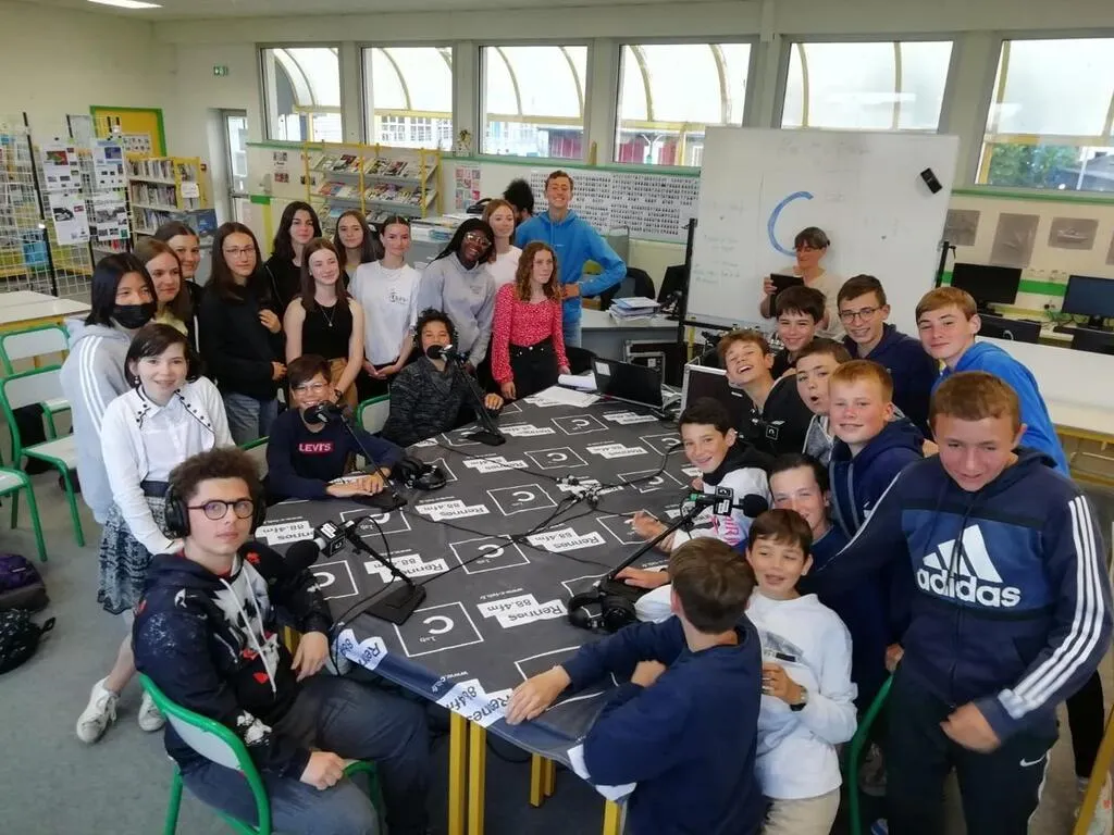 Salle De Sport Saint Aubin D Aubigné Saint-Aubin-d'Aubigné. Les élèves prennent le micro - Rennes.maville.com