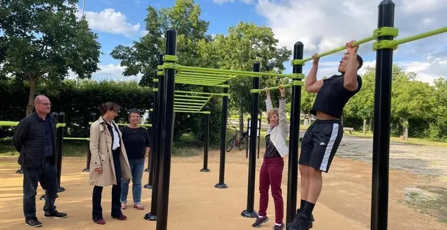 photo  yanis royer a assuré la démonstration au niveau du street workout.  &copy;  le maine libre 