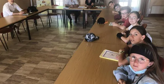 photo  six des élus du cmj étaient présents en mairie le 13 juin 2022, pour leur dernier conseil : axel, émile, jules, morgane, ninon et inès.  &copy;  le maine libre 