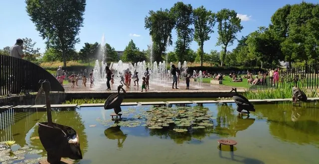 photo  le parc théodore-monod, au mans (sarthe), fermera à 22 h au lieu de 19 h 50 à partir du jeudi 16 juin 2022 pour préserver les habitants de la chaleur.  &copy;  archives ouest-france 
