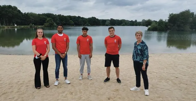 photo  méghan, victor, rémo, et vincent, titulaires du bnssa, seront de nouveau présents à la gèmerie tout l’été pour assurer la sécurité des usagers, deux nouveaux, émile et antoine, compléteront l’équipe.  &copy;  le maine libre 