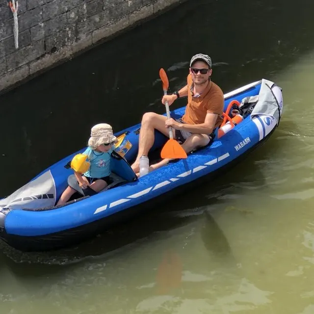 photo yann et anaëlle profitent de la chaleur pour faire du canoë sur la sarthe.  ©  ouest-france