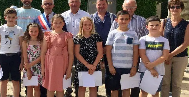 photo  une image souvenir pour les écoliers de sainte-gauburge.  &copy;  ouest-france 