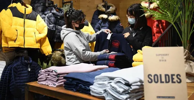 photo  irez-vous faire les soldes d’été ?  &copy;  archives co – josselin clair 