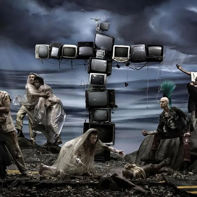 Le panneau central de « Naître et mourir », une œuvre du photographe Gérard Rancinan. Gérard Rancinan photo le panneau central de « naître et mourir », une œuvre du photographe gérard rancinan. © gérard rancinan