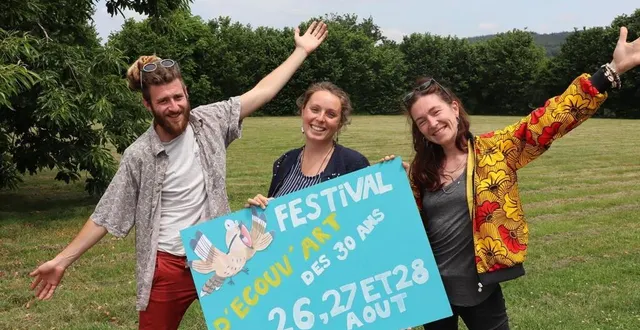 photo  andré descours, bertille demilly et pauline richard ont organisé le festival d’ecouv’art qui se tiendra du 26 au 28 août à fontenai-les-louvets.  &copy;  ouest-france 