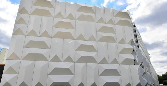 photo  l’architecture extérieure choisie est celle que l’on retrouve dans les chambres sourdes.  &copy;  photo le maine libre – yvon loue 