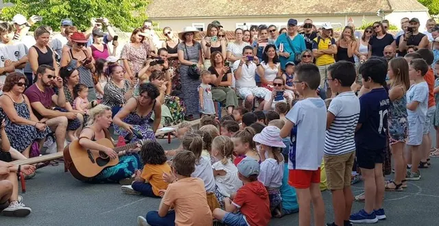 photo  les familles venues très nombreuses ont découvert avec beaucoup d’émotions et de fierté le spectacle de leurs enfants.  &copy;  le maine libre 