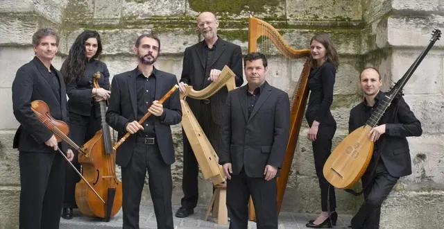 photo  françois lazarevitch et l’ensemble des musiciens de saint-julien.  &copy;  jean-baptiste millot 