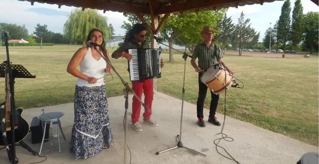 photo  la musique brésilienne du groupe « radio forro’» a apporté le soleil,mardi soir à aubigné-racan.  &copy;  le maine libre 
