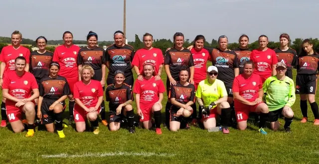 photo  les joueuses ont dû affronter la chaleur samedi mais la passion du ballon rond est plus forte que tout.  &copy;  le maine 