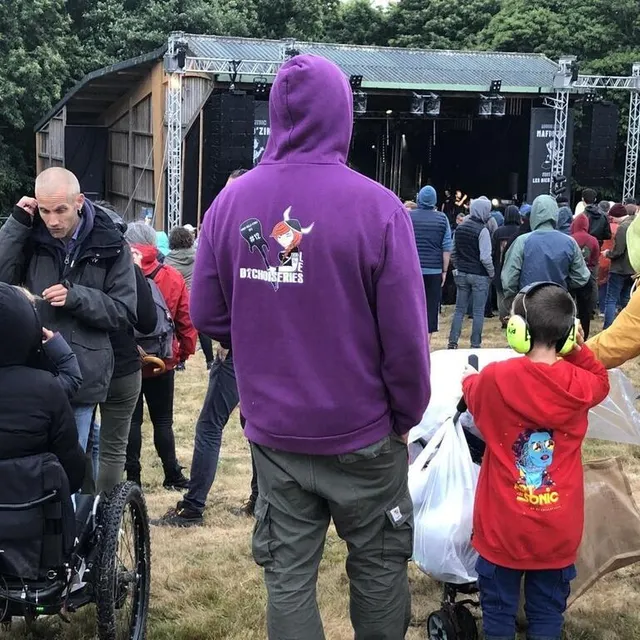 photo malgré un temps capricieux, les festivaliers étaient présents et ont dansé jusqu’au bout de la nuit.  ©  ouest-france