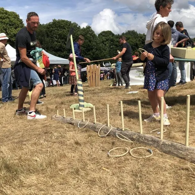 photo de nombreux jeux en bois ont été installés au cœur du festival.  ©  ouest-france
