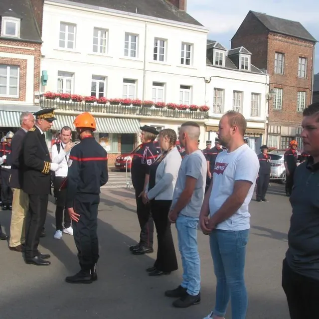 photo les récipiendaires de la médaille pour acte de courage et dévouement  ©  ouest-france