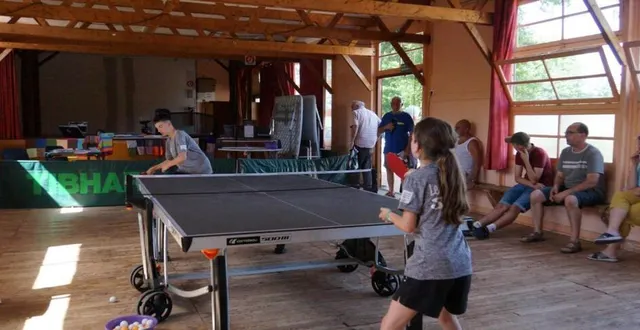 photo  emma et simon wibaux, soeur et frère, et graines de champions pongistes.  &copy;  le maine libre 