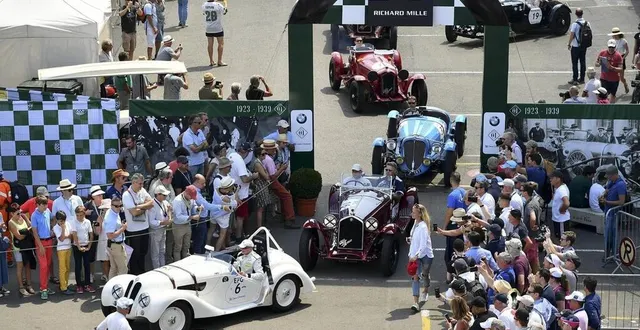 photo  des dizaines de milliers de voitures et de spectateurs sont attendues ce week-end du 1 au 3 juillet 2022 au mans.  &copy;  archives le maine libre hervé petitbon 