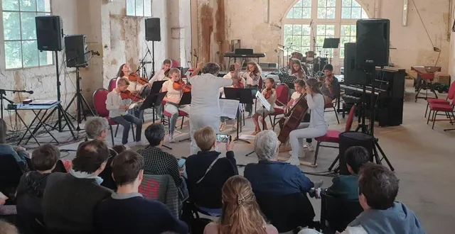 photo  l’école de musique loir lucé bercé a joué devant 120 personnes.  &copy;  le maine libre 