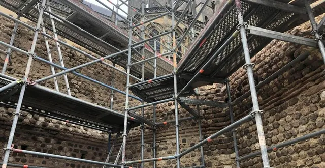 photo  la tour saint-michel a été redécouverte à la faveur de fouilles archéologiques de l’inrap entre 2014 et 2020, dans les jardins de la cathédrale du mans.  &copy;  le maine libre 